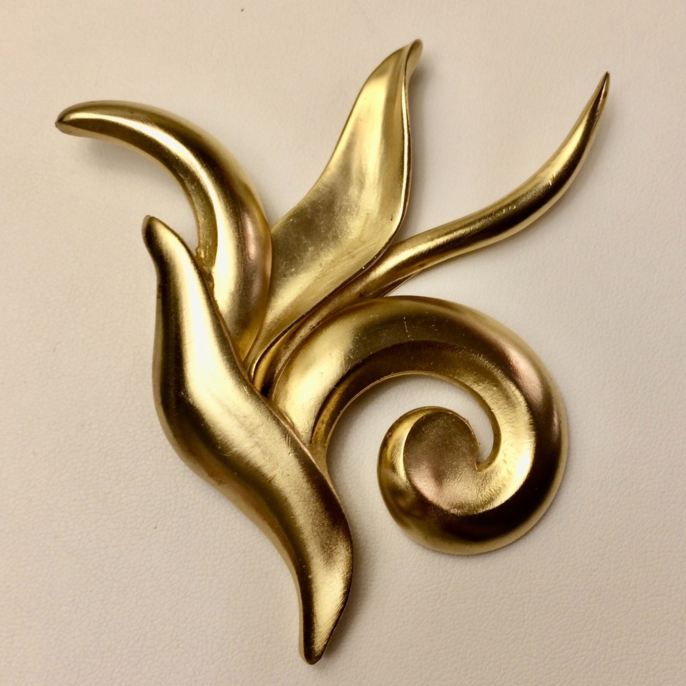 80s Gold-Tone Leaf Brooch